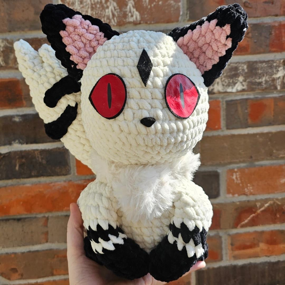 Photo courtesy of That Nerdy Hooker
Kirara inspired felt face accents for crochet plush