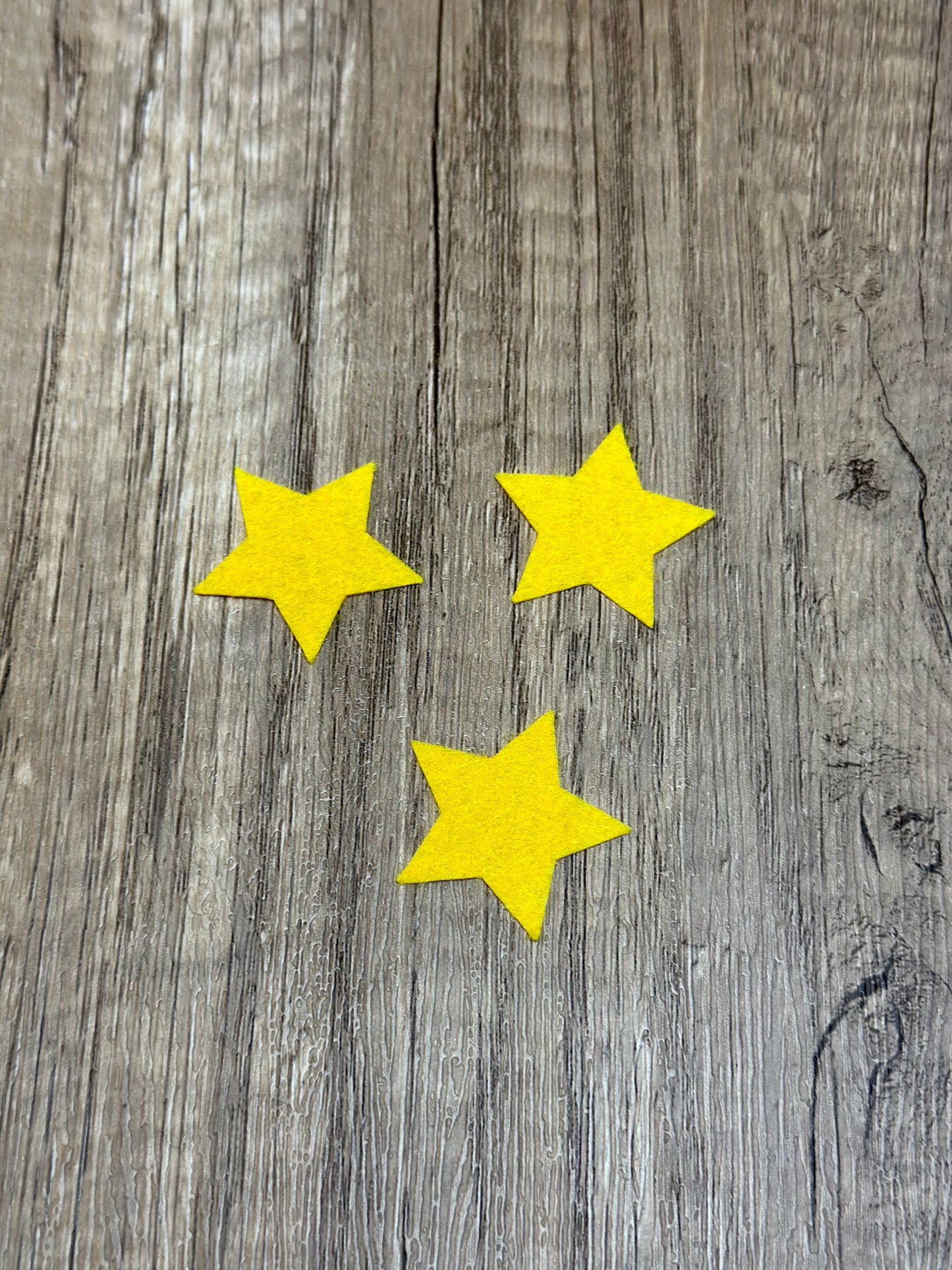 Premium Felt Stars – Pre-Cut Star Appliqués for Crochet Plush, Amigurumi & Crafts (20 Pieces)